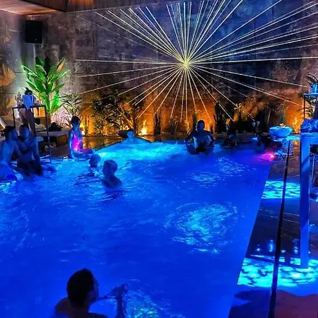 Level Up Adults Only Guest house *